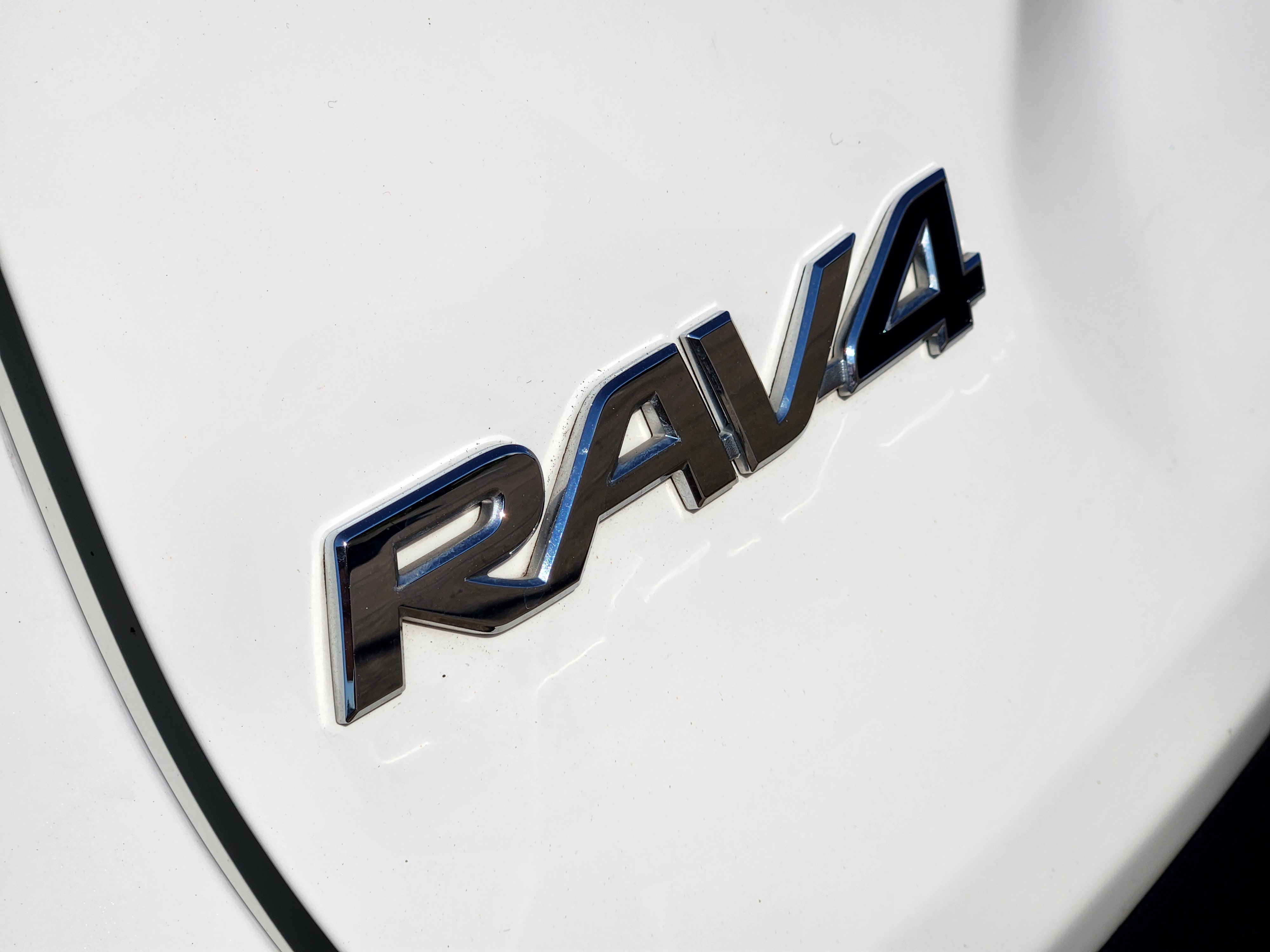 Used 2025 Toyota RAV4 XLE FWD image 13