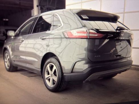 Used 2023 Ford Edge SEL w/ Convenience Package image 3