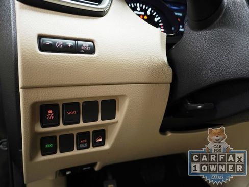 Used 2016 Nissan Rogue SV image 18