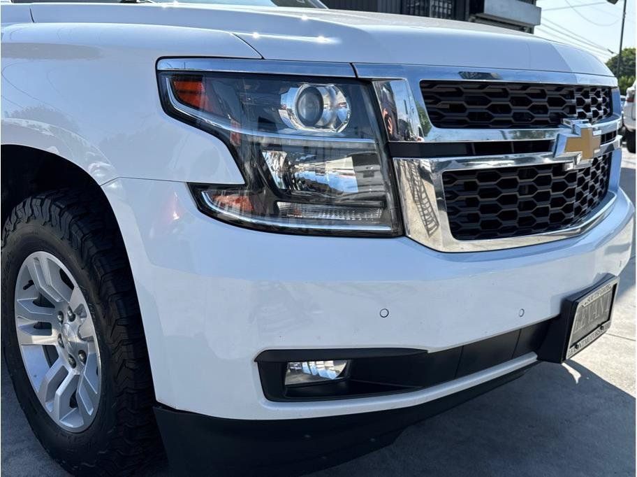 Used 2019 Chevrolet Suburban LT AWD/4WD image 9