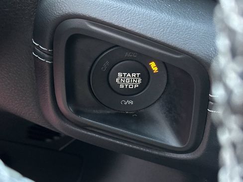 Used 2025 Jeep Wrangler Unlimited Rubicon AWD/4WD image 23