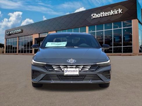 Certified 2025 Hyundai Elantra Sport image 2