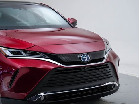 Used 2024 Toyota Venza Limited image 4