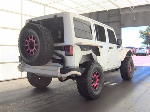 Used 2016 Jeep Wrangler Unlimited Rubicon AWD/4WD image 7