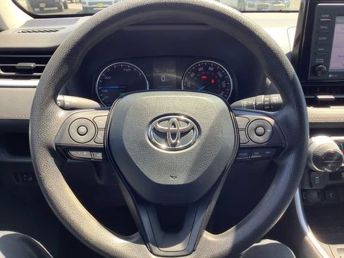 Used 2022 Toyota RAV4 XLE AWD/4WD image 11