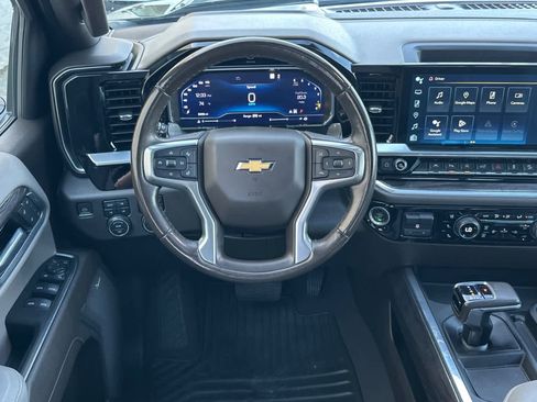 Used 2022 Chevrolet Silverado 1500 LTZ w/ LTZ Premium Package image 13