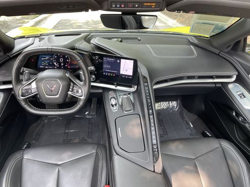 Used 2022 Chevrolet Corvette Stingray Preferred Conv w/ Battery Protection Package RWD image 28
