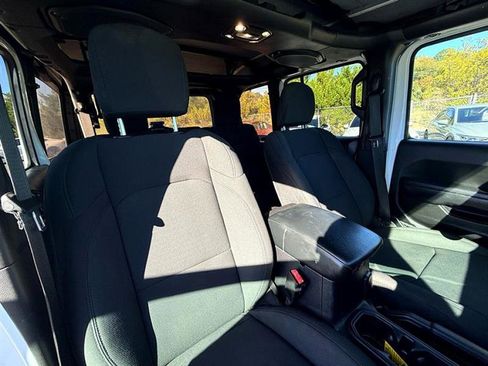 Used 2021 Jeep Wrangler Unlimited Sport image 22
