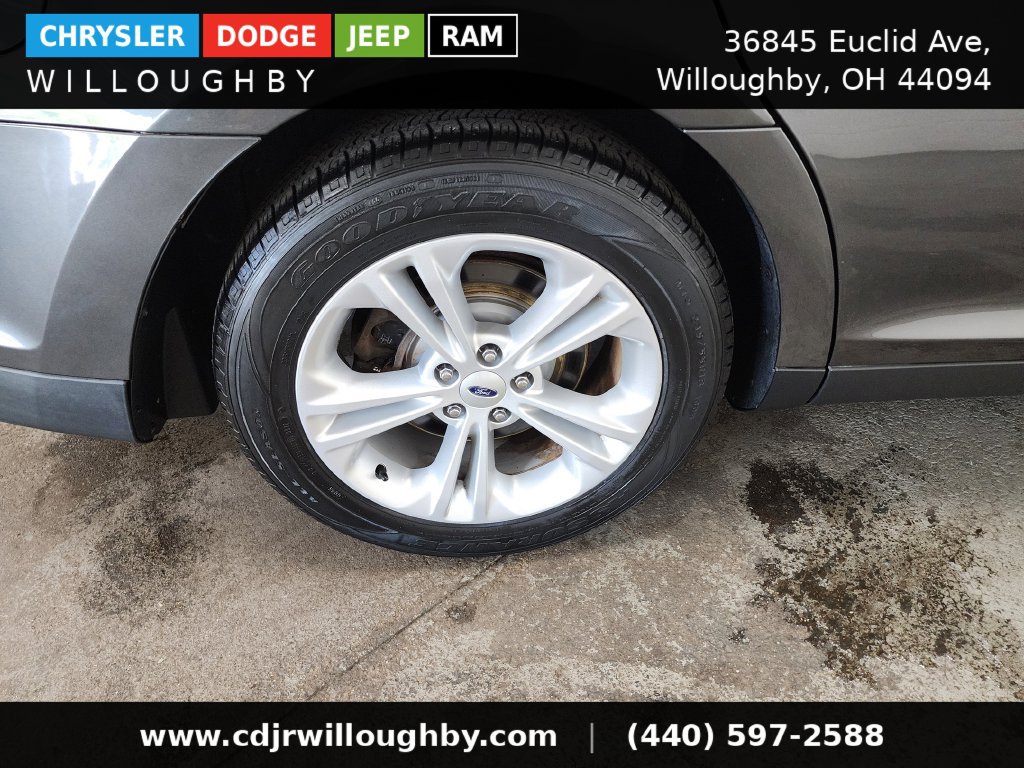 Used 2017 Ford Taurus SE FWD image 40