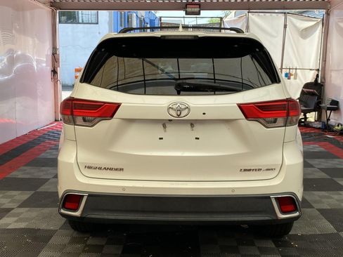 Used 2018 Toyota Highlander Limited AWD/4WD image 5
