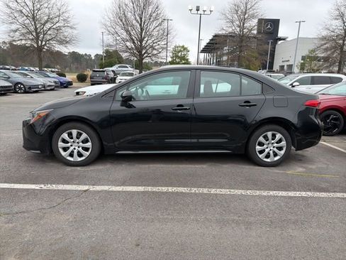 Used 2024 Toyota Corolla LE image 4