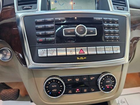 Used 2014 Mercedes-Benz GL 550 4MATIC image 36