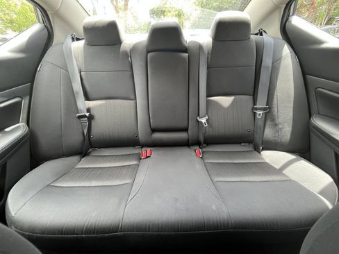Used 2025 Nissan Altima 2.5 SV FWD image 33