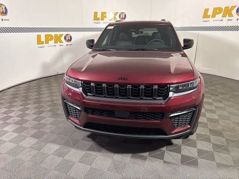 New 2026 Jeep Grand Cherokee Altitude AWD/4WD image 8