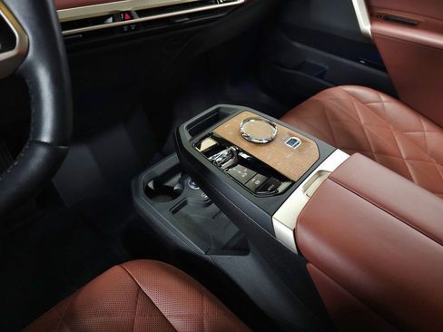 Used 2023 BMW iX xDrive50 w/ Premium Package image 40