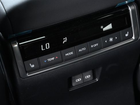 Used 2026 Lexus GX 550 w/ Accessory Package (ZB) AWD/4WD image 33
