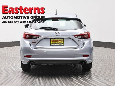 Used 2017 MAZDA MAZDA3 Sport FWD image 6
