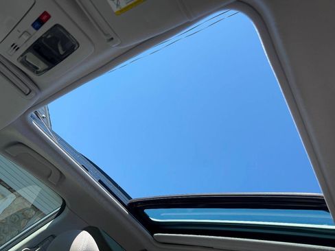 Used 2017 Subaru Forester 2.5i Premium w/ All-Weather Package image 35