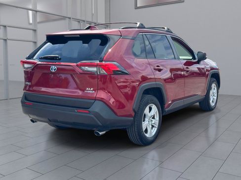 Used 2019 Toyota RAV4 XLE w/ Convenience Package AWD/4WD image 6
