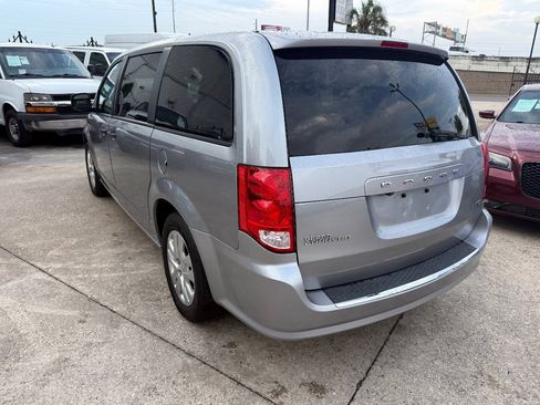Used 2019 Dodge Grand Caravan SE image 10