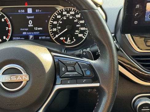 Used 2023 Nissan Altima 2.0 SR FWD image 24