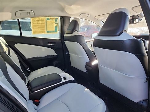 Used 2017 Toyota Prius Prime Advanced w/ Carpet Mat Package image 25