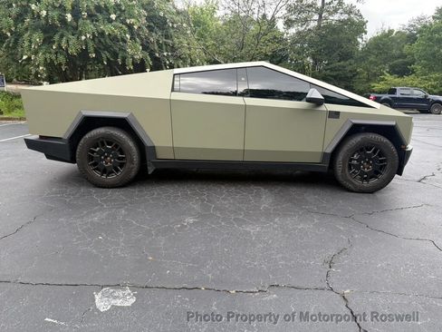 Used 2024 Tesla Cybertruck Cyberbeast AWD/4WD image 4