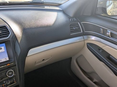 Used 2017 Ford Explorer XLT w/ Equipment Group 202A image 19