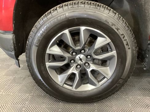 Used 2020 Chevrolet Silverado 1500 RST AWD/4WD image 3