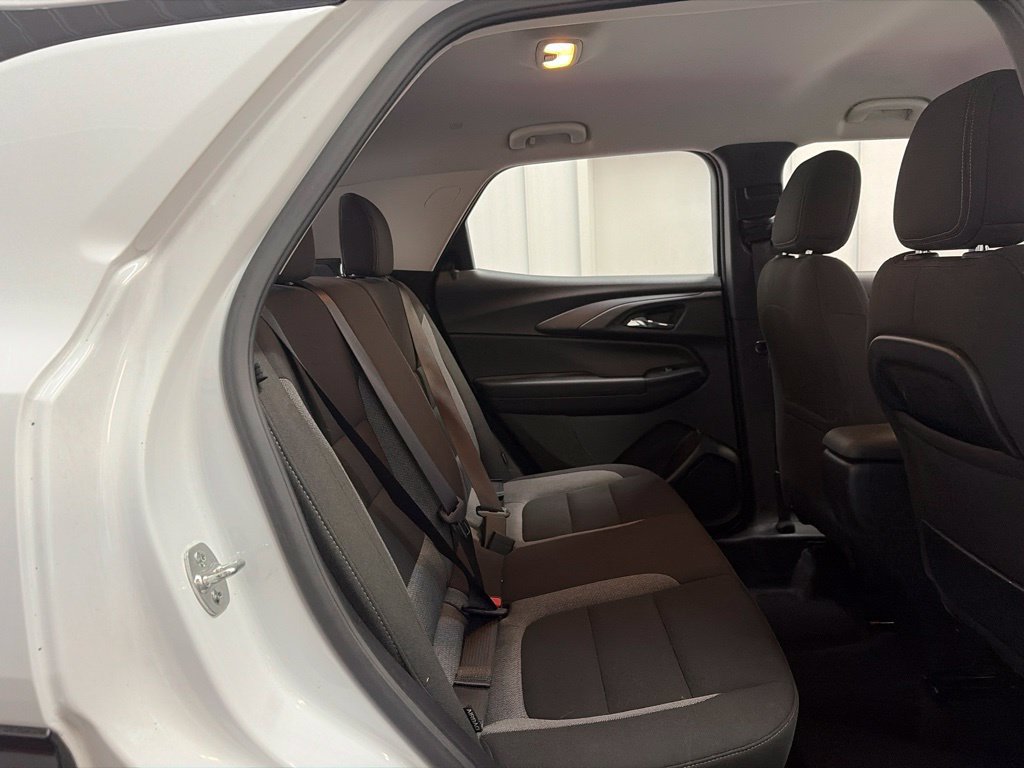 Used 2025 Chevrolet TrailBlazer LT AWD/4WD image 19