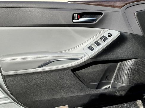 Used 2019 Toyota Avalon XLE image 25