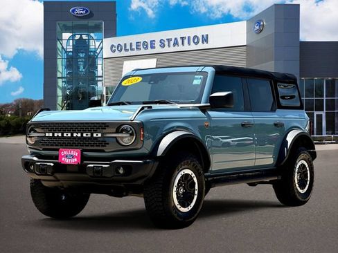 Used 2023 Ford Bronco Badlands w/ Sasquatch Package AWD/4WD image 2