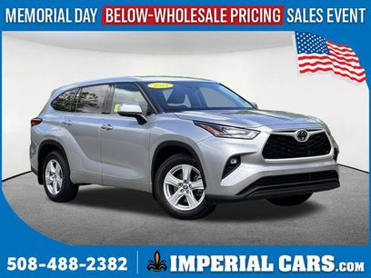 Used 2022 Toyota Highlander LE