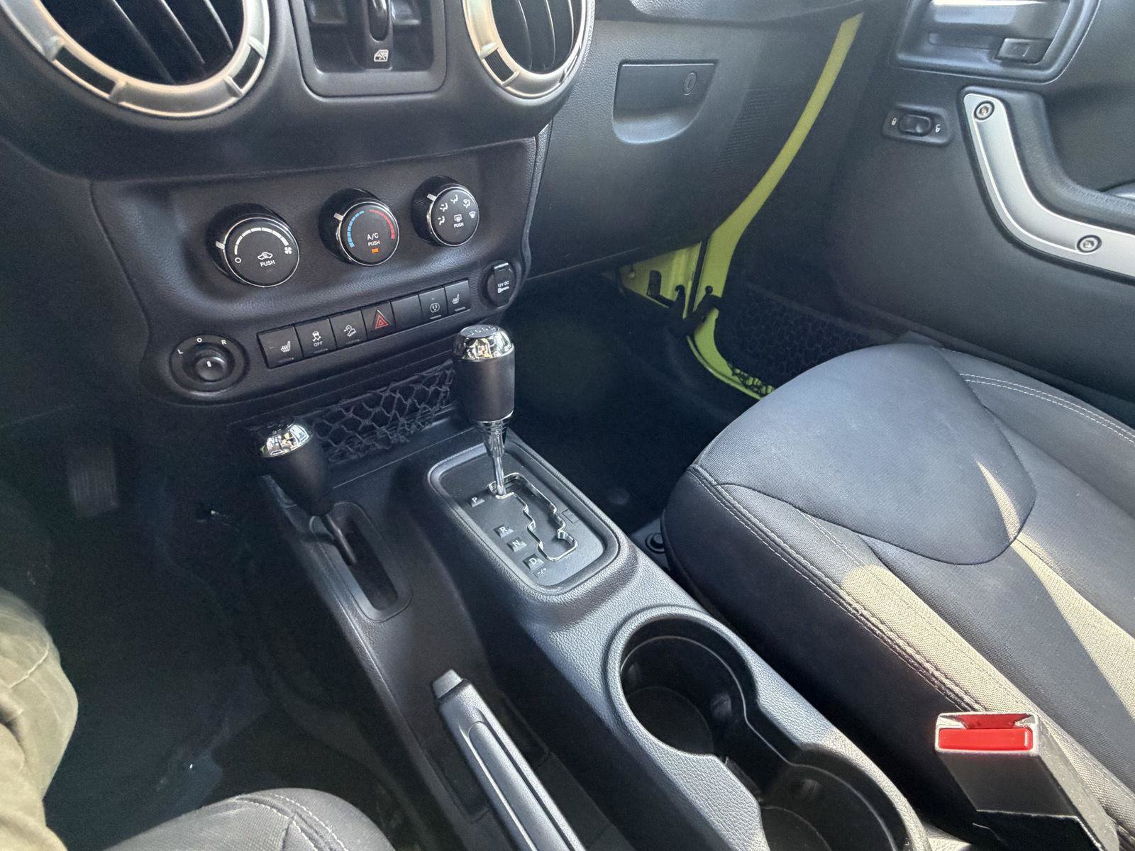 Used 2016 Jeep Wrangler Unlimited Rubicon AWD/4WD image 21