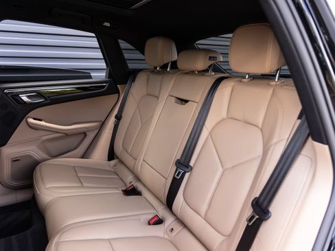 Certified 2026 Porsche Macan AWD/4WD image 26