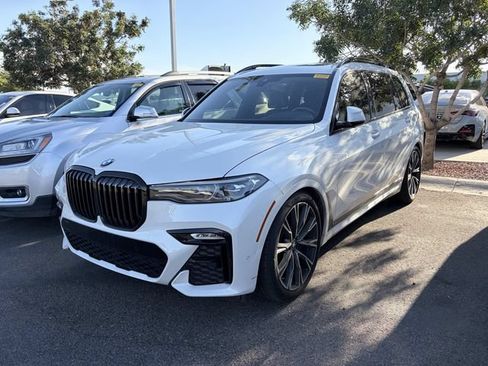 Used 2022 BMW X7 xDrive40i w/ M Sport Package AWD/4WD image 1
