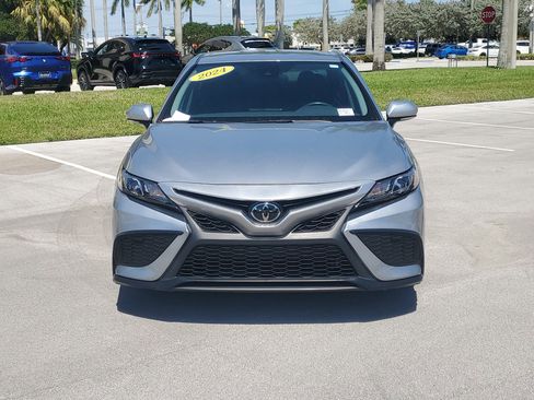 Used 2024 Toyota Camry SE image 8
