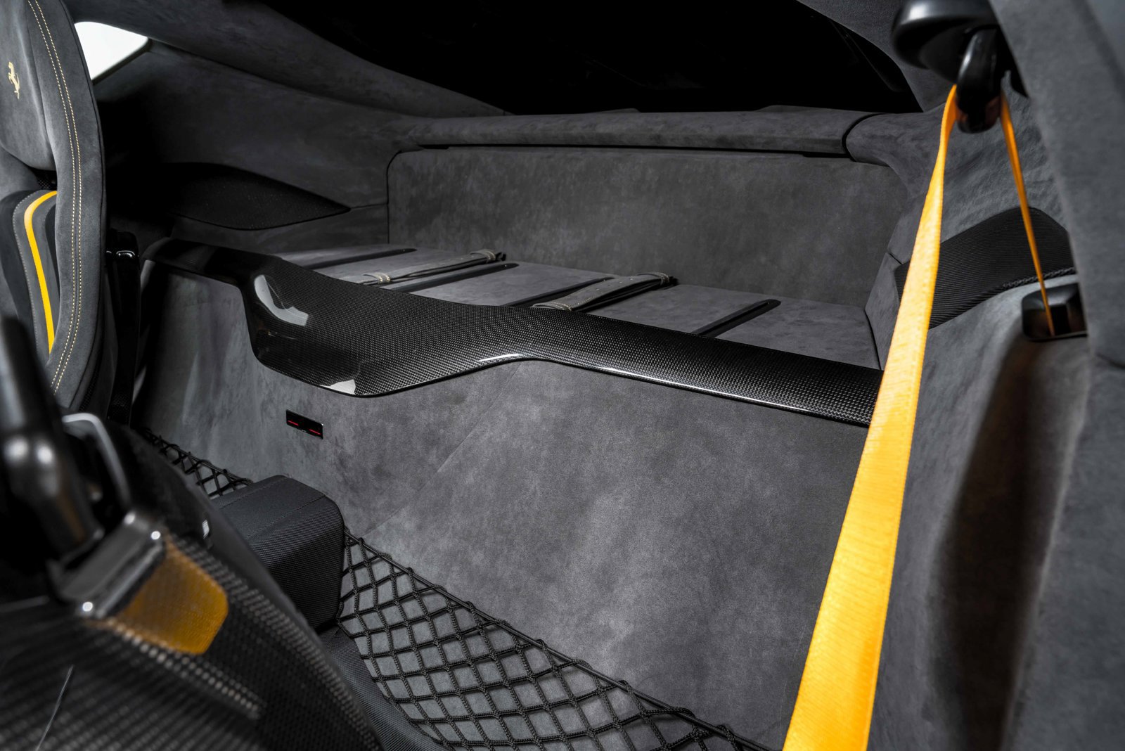 Used 2022 Ferrari 812 Competizione RWD image 32