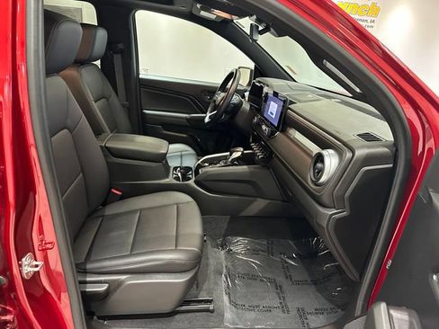 Used 2024 Chevrolet Colorado LT w/ LT Convenience Package III AWD/4WD image 7
