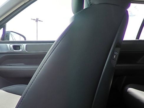 Certified 2025 Hyundai Santa Fe SEL AWD/4WD image 32