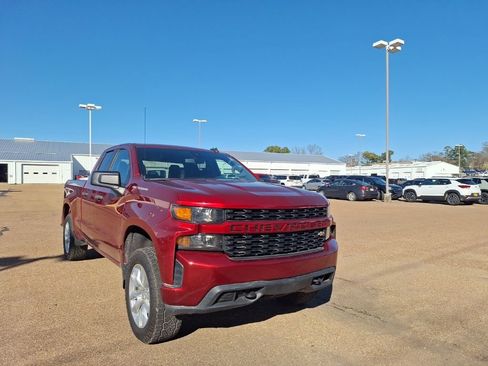 Used 2022 Chevrolet Silverado 1500 Custom w/ Safety Confidence Package image 11