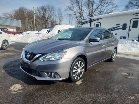 Used 2019 Nissan Sentra S image 2