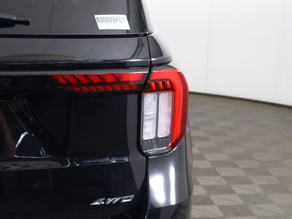 Used 2025 Ford Explorer ST-Line w/ ST-Line Street Pack AWD/4WD image 18