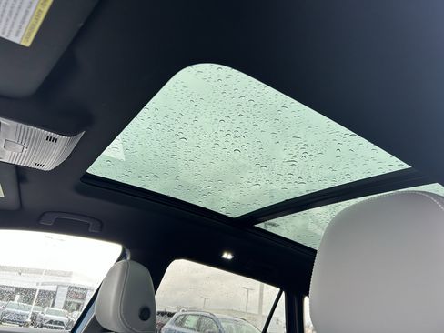 Certified 2025 Volkswagen Atlas Cross Sport SEL R-Line image 24