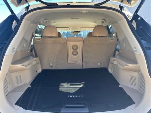 Used 2019 Nissan Rogue SV image 14