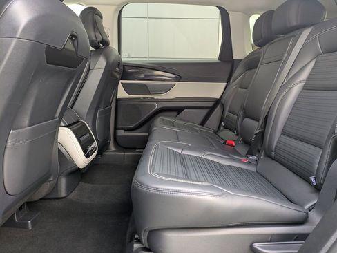 Certified 2024 Lincoln Nautilus Reserve image 16