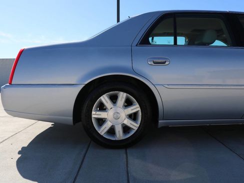Used 2006 Cadillac DTS Performance image 34