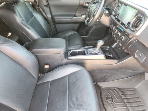 Used 2021 Toyota Tacoma TRD Sport w/ TRD Premium Sport Package AWD/4WD image 24