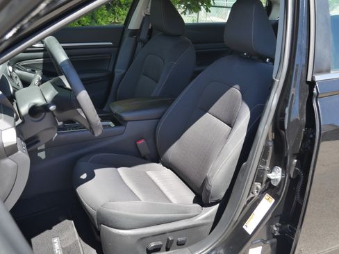 Certified 2022 Nissan Altima 2.5 SV w/ SV Premium Package AWD/4WD image 27