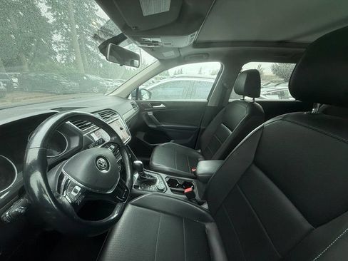 Used 2018 Volkswagen Tiguan SE w/ Panoramic Sunroof Package AWD/4WD image 5